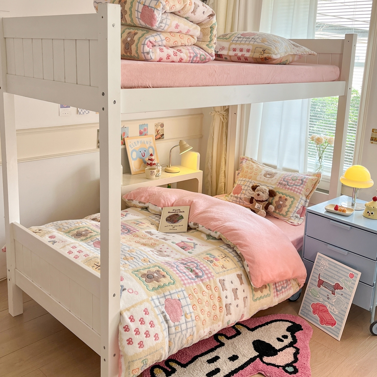 91家纺网 家纺一手货源 找家纺 川悦生活 2025新款立体雪花绒印花四件套学生床系列一场景二 嘎嘎小熊