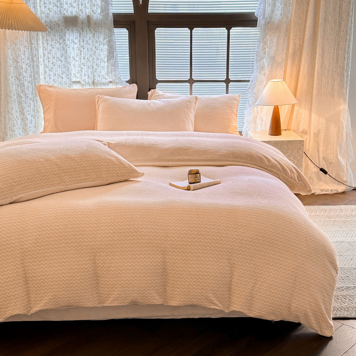 91家纺网 家纺一手货源 找家纺 蓝极人 2025新款色织阳离子提花牛奶绒四件套 色织-米杏