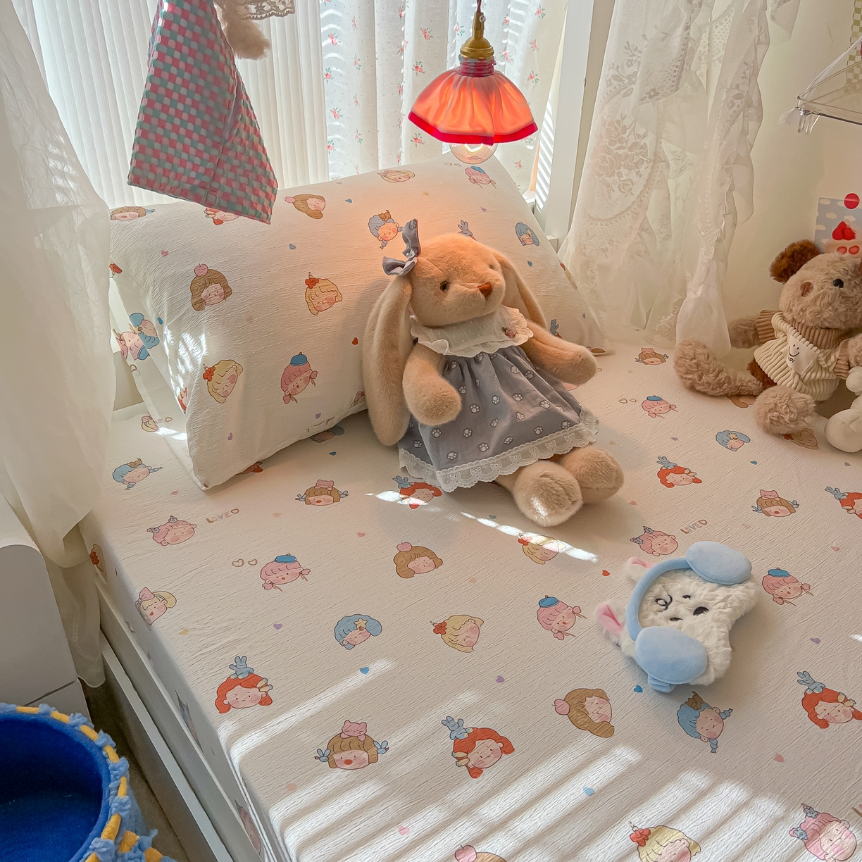 91家纺网 家纺一手货源 找家纺 韩巢家纺 2025新款A类学生宿舍上下铺床笠单件床垫保护罩枕套三件套 童话女孩