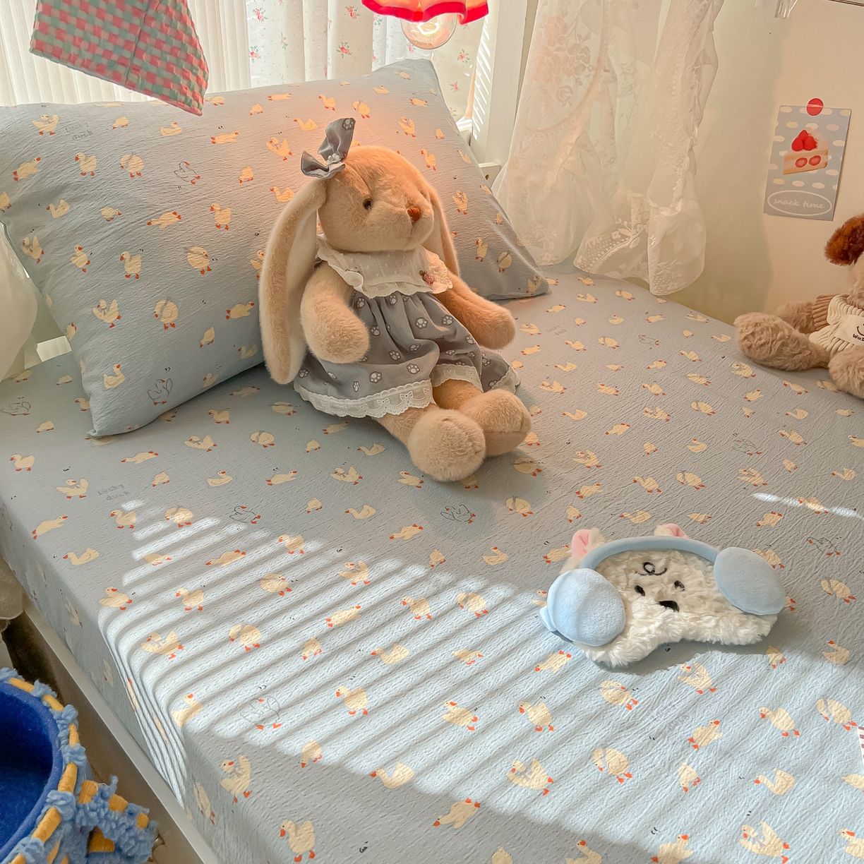 91家纺网 家纺一手货源 找家纺 韩巢家纺 2025新款A类学生宿舍上下铺床笠单件床垫保护罩枕套三件套 向天歌大鹅