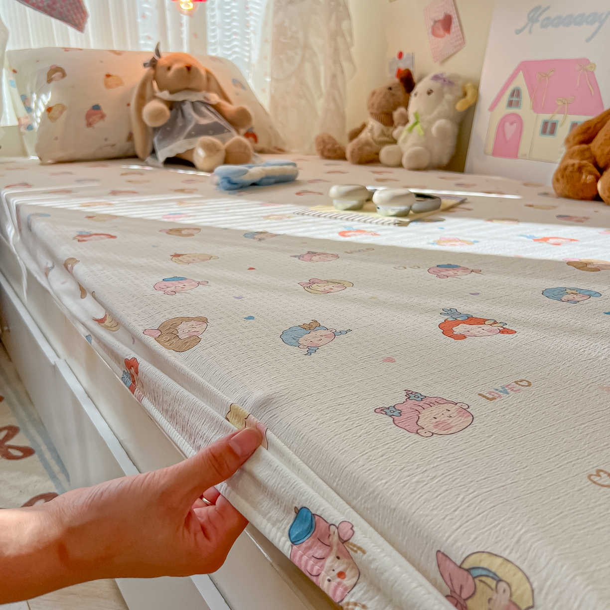 91家纺网 家纺一手货源 找家纺 韩巢家纺 2025新款A类学生宿舍上下铺床笠单件床垫保护罩枕套三件套 童话女孩