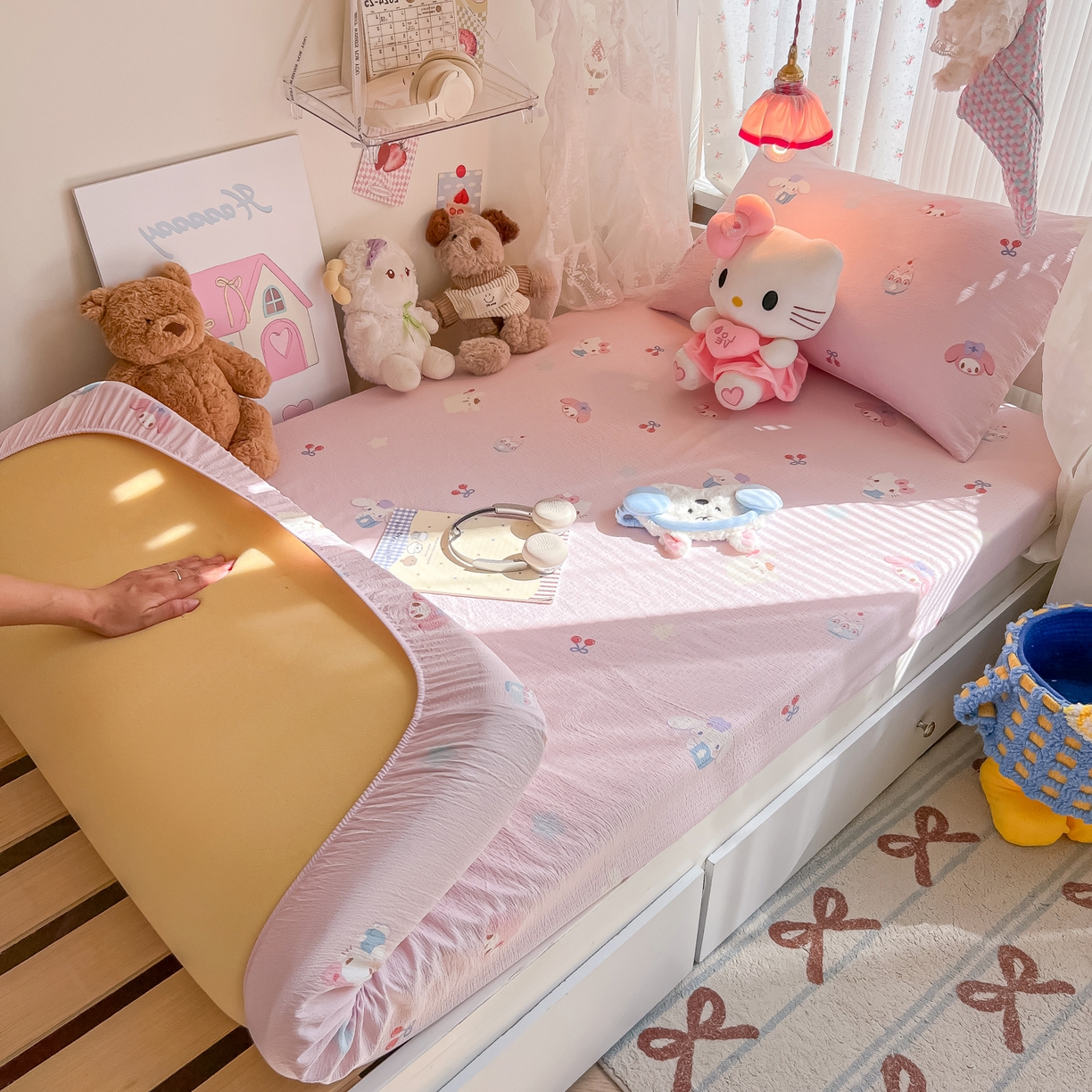 91家纺网 家纺一手货源 找家纺 韩巢家纺 2025新款A类学生宿舍上下铺床笠单件床垫保护罩枕套三件套 萌物家族