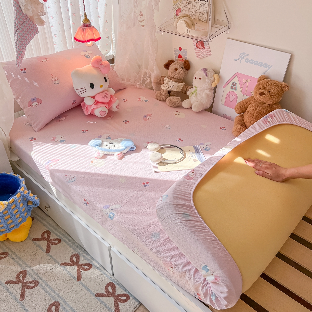 91家纺网 家纺一手货源 找家纺 韩巢家纺 2025新款A类学生宿舍上下铺床笠单件床垫保护罩枕套三件套 萌物家族