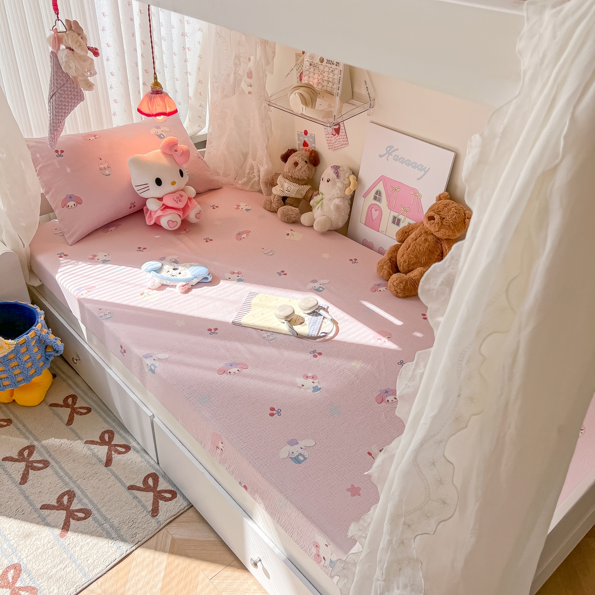 91家纺网 家纺一手货源 找家纺 韩巢家纺 2025新款A类学生宿舍上下铺床笠单件床垫保护罩枕套三件套 萌物家族