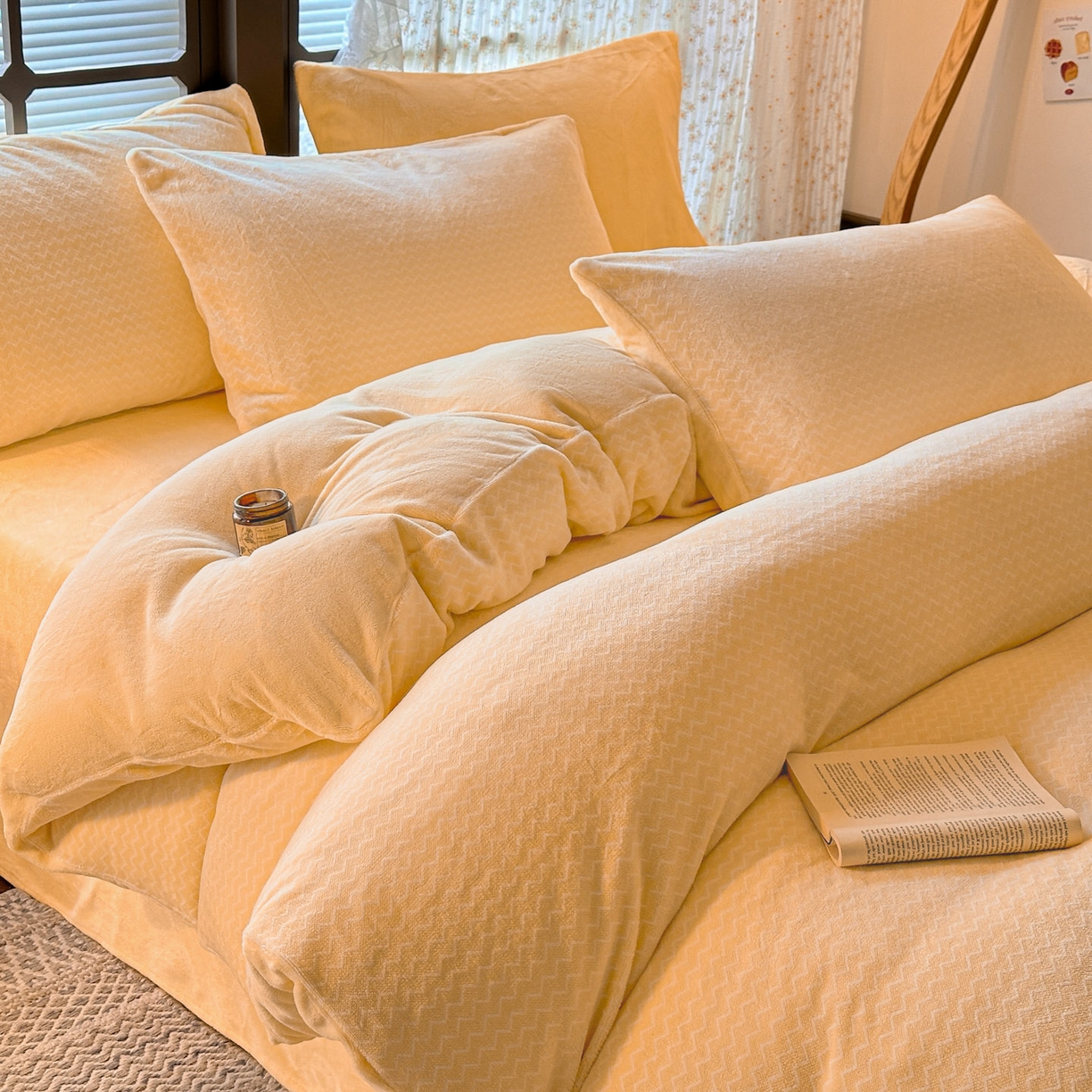 91家纺网 家纺一手货源 找家纺 蓝极人 2025新款色织阳离子提花牛奶绒四件套 色织-鹅黄