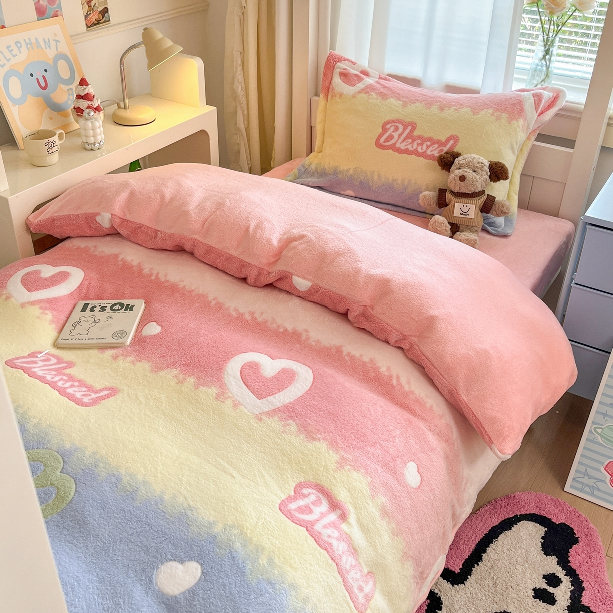 川悦生活 2025新款立体雪花绒印花四件套学生床系列一场景二 彩虹爱语粉
