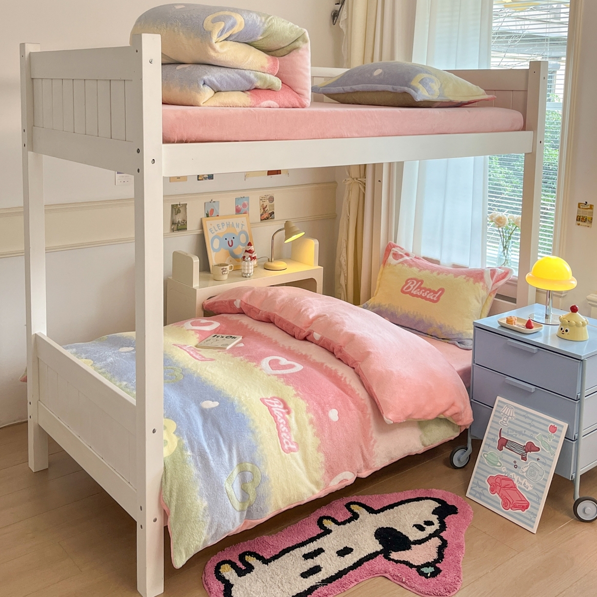 91家纺网 家纺一手货源 找家纺 川悦生活 2025新款立体雪花绒印花四件套学生床系列一场景二 彩虹爱语粉