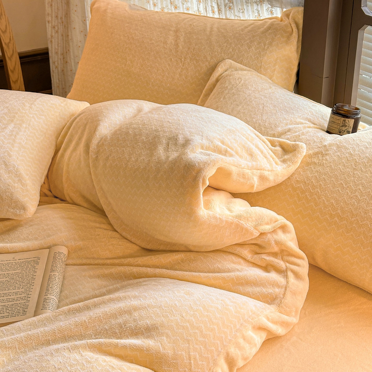 91家纺网 家纺一手货源 找家纺 蓝极人 2025新款色织阳离子提花牛奶绒四件套 色织-鹅黄