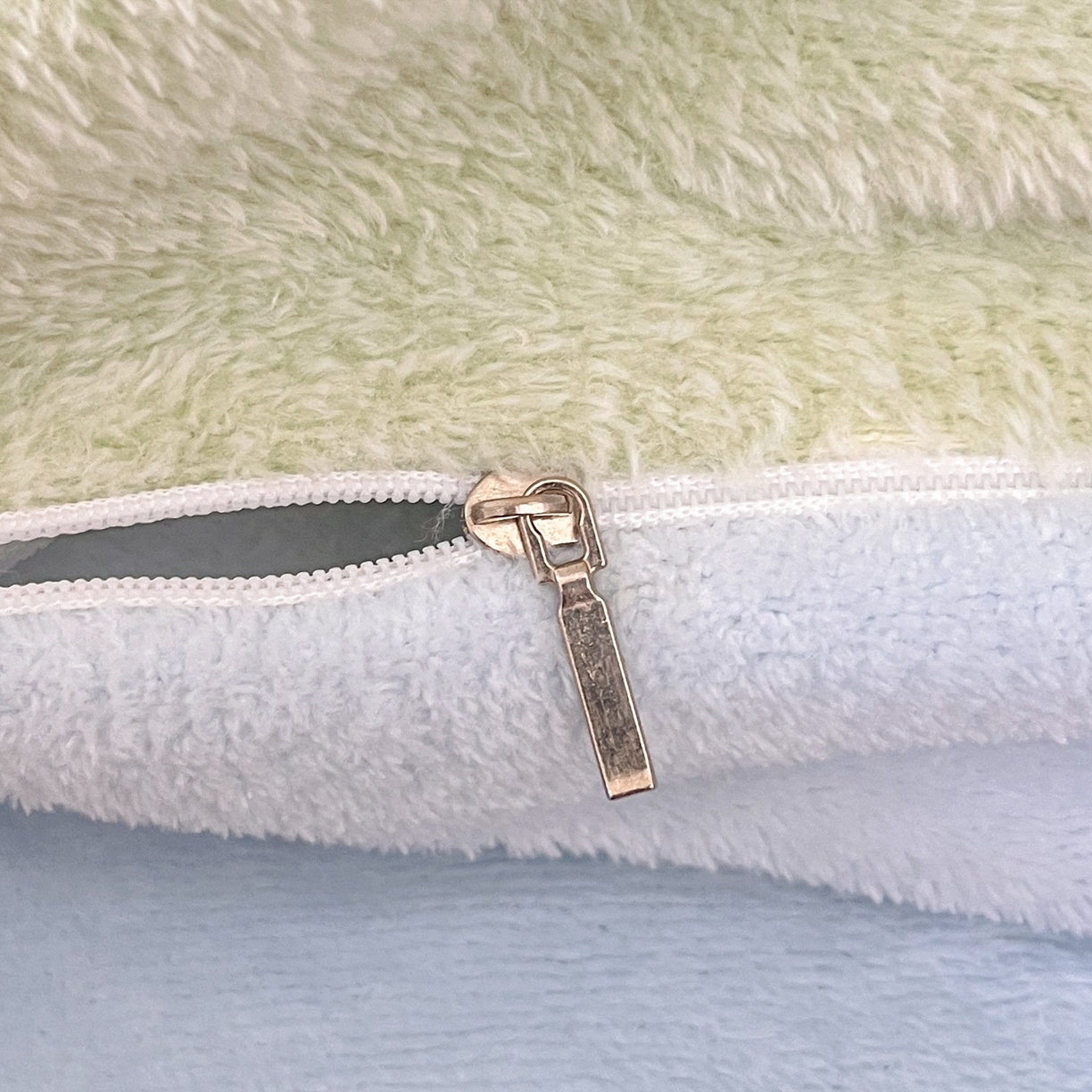 91家纺网 家纺一手货源 找家纺 川悦生活 2025新款立体雪花绒印花四件套学生床系列一场景二 彩虹爱语蓝