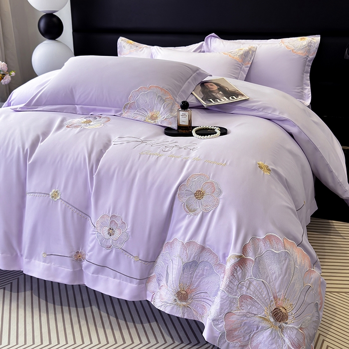 91家纺网 家纺一手货源 找家纺 慕语家纺 2025新款亲肤棉刺绣四件套系列--维纳斯（专版花型） 维纳斯--兰香紫