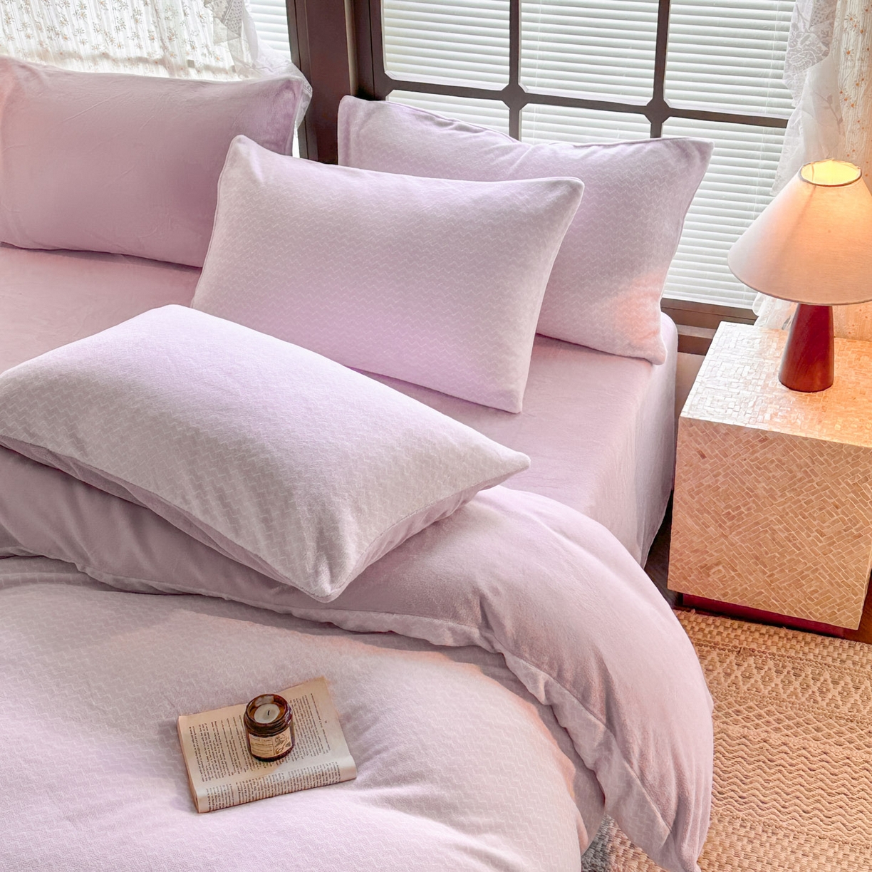 91家纺网 家纺一手货源 找家纺 蓝极人 2025新款色织阳离子提花牛奶绒四件套 色织-浅紫