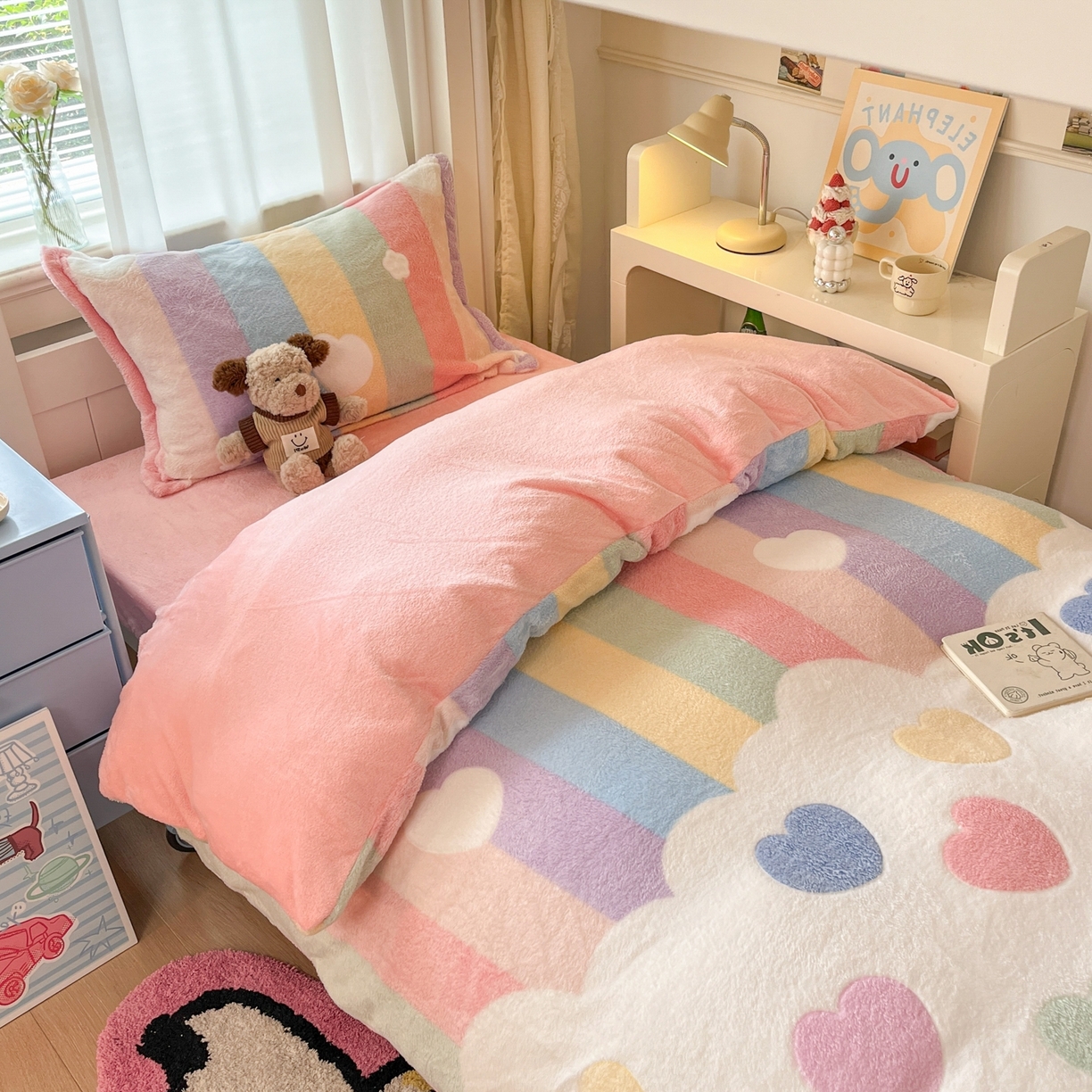 91家纺网 家纺一手货源 找家纺 川悦生活 2025新款立体雪花绒印花四件套学生床系列一场景二 彩虹爱心粉
