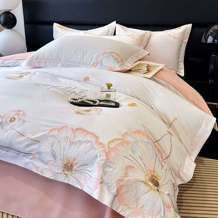 91家纺网 家纺一手货源 找家纺 慕语家纺 2025新款亲肤棉刺绣四件套系列--维纳斯（专版花型） 维纳斯--白桃