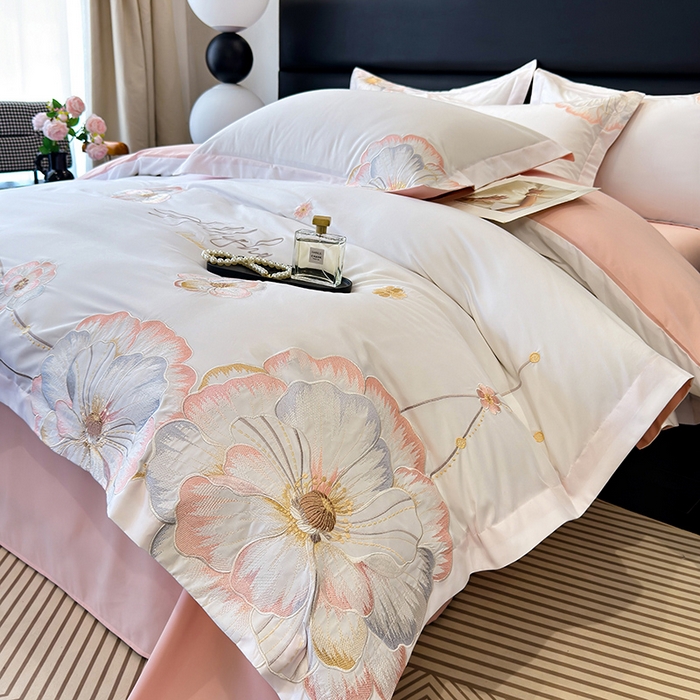 91家纺网 家纺一手货源 找家纺 慕语家纺 2025新款亲肤棉刺绣四件套系列--维纳斯（专版花型） 维纳斯--白桃