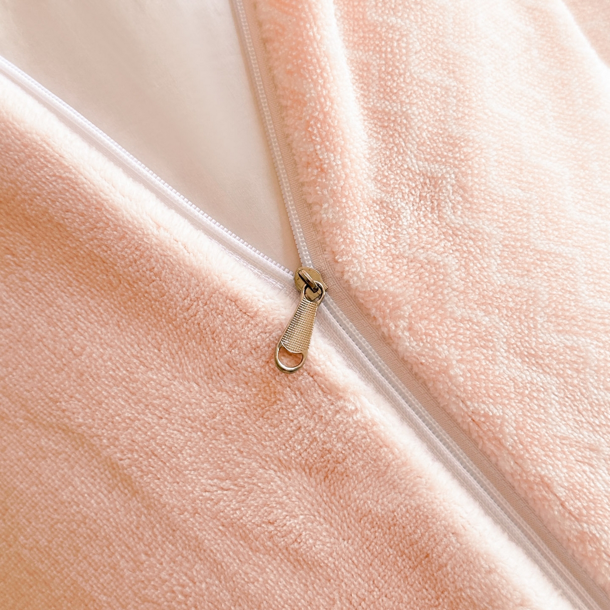 91家纺网 家纺一手货源 找家纺 蓝极人 2025新款色织阳离子提花牛奶绒四件套 色织-桃粉