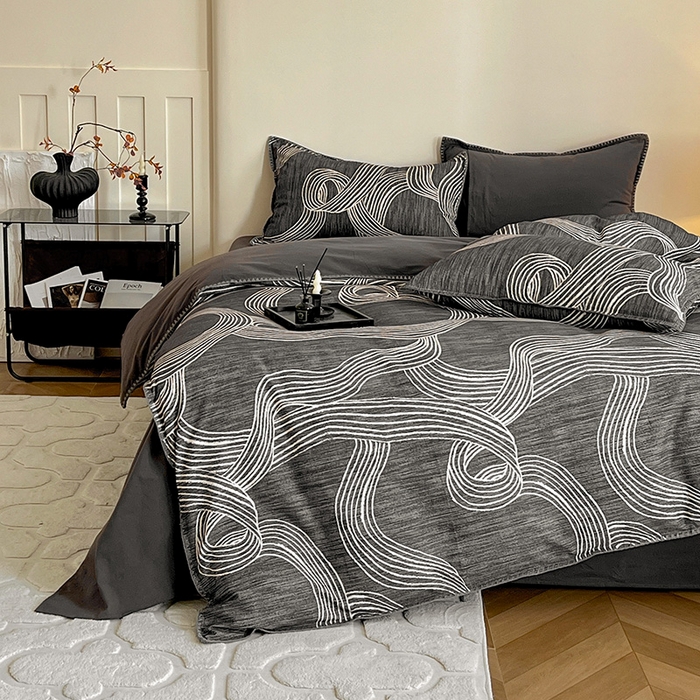 91家纺网 家纺一手货源 找家纺 忆生活 2025秋冬全棉加厚磨毛贝壳边四件套野渡-灰