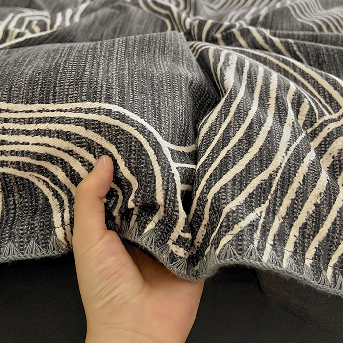 91家纺网 家纺一手货源 找家纺 忆生活 2025秋冬全棉加厚磨毛贝壳边四件套野渡-灰