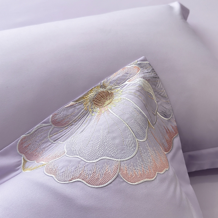 91家纺网 家纺一手货源 找家纺 慕语家纺 2025新款亲肤棉刺绣四件套系列--维纳斯（专版花型） 维纳斯--兰香紫