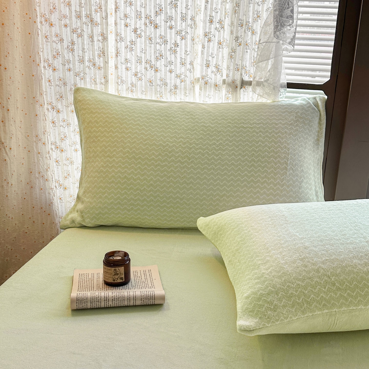 91家纺网 家纺一手货源 找家纺 蓝极人 2025新款色织阳离子提花牛奶绒四件套 色织-芽绿