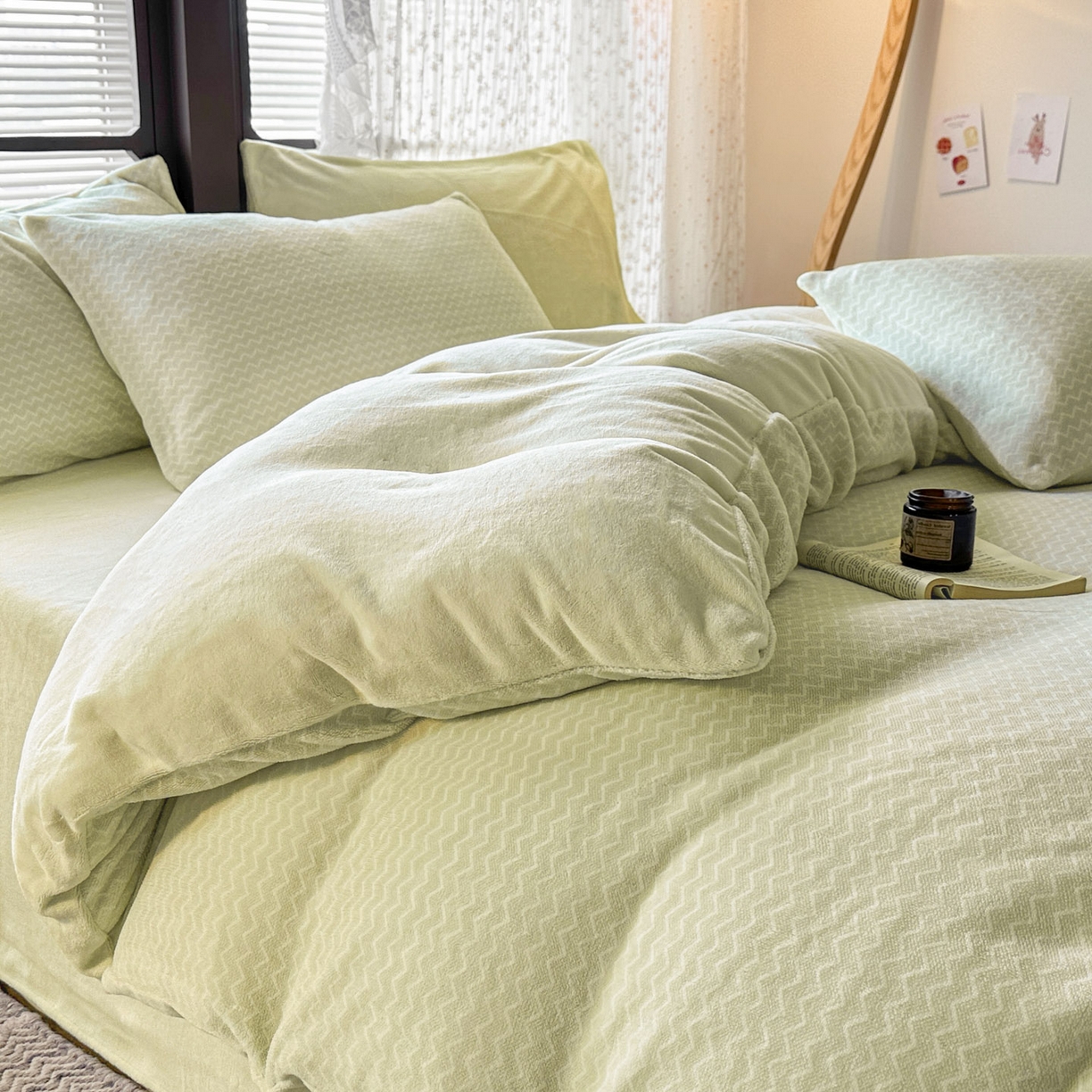 91家纺网 家纺一手货源 找家纺 蓝极人 2025新款色织阳离子提花牛奶绒四件套 色织-芽绿