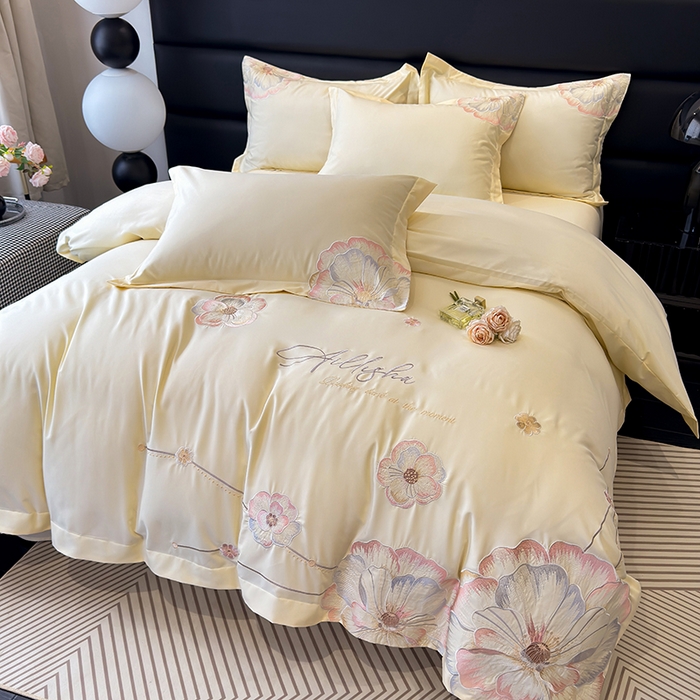 91家纺网 家纺一手货源 找家纺 慕语家纺 2025新款亲肤棉刺绣四件套系列--维纳斯（专版花型） 维纳斯--米霜白