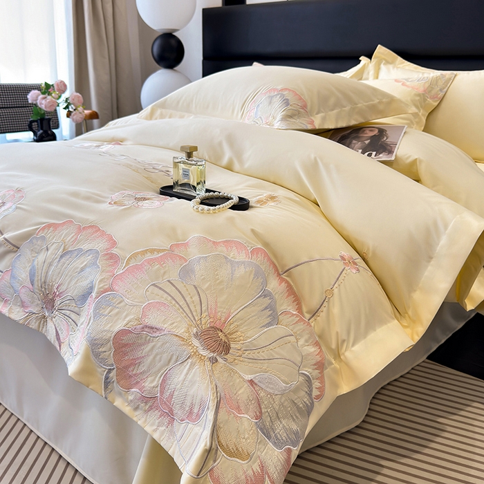 91家纺网 家纺一手货源 找家纺 慕语家纺 2025新款亲肤棉刺绣四件套系列--维纳斯（专版花型） 维纳斯--米霜白