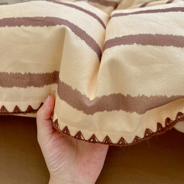 91家纺网 家纺一手货源 找家纺 忆生活 2025秋冬全棉加厚磨毛贝壳边四件套知简-咖