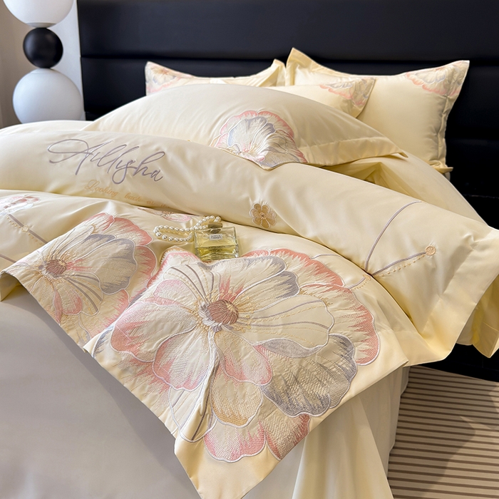 91家纺网 家纺一手货源 找家纺 慕语家纺 2025新款亲肤棉刺绣四件套系列--维纳斯（专版花型） 维纳斯--米霜白