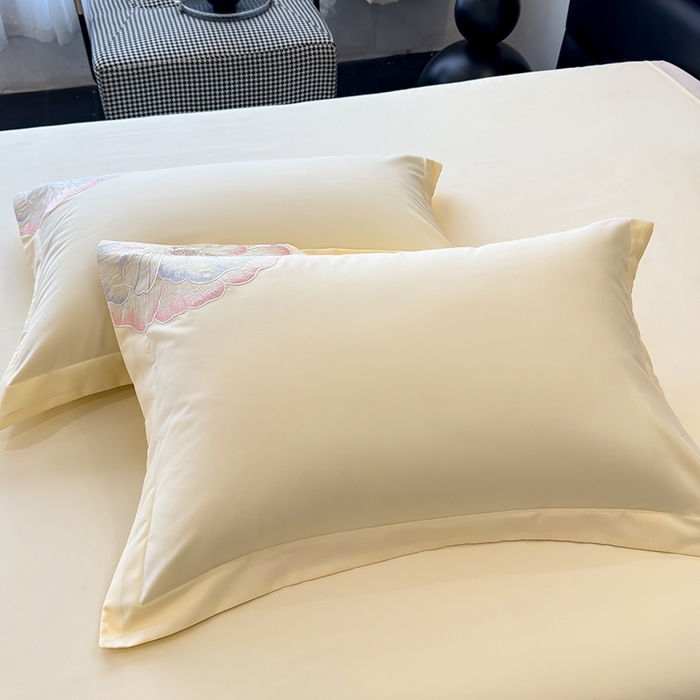 91家纺网 家纺一手货源 找家纺 慕语家纺 2025新款亲肤棉刺绣四件套系列--维纳斯（专版花型） 维纳斯--米霜白