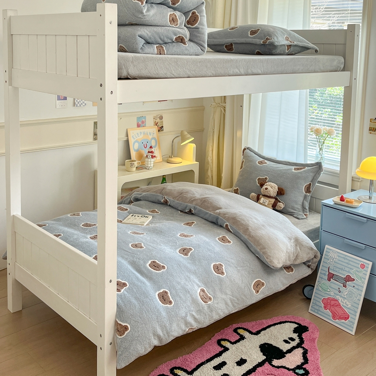 91家纺网 家纺一手货源 找家纺 川悦生活 2025新款立体雪花绒印花四件套学生床系列一场景二 波波熊