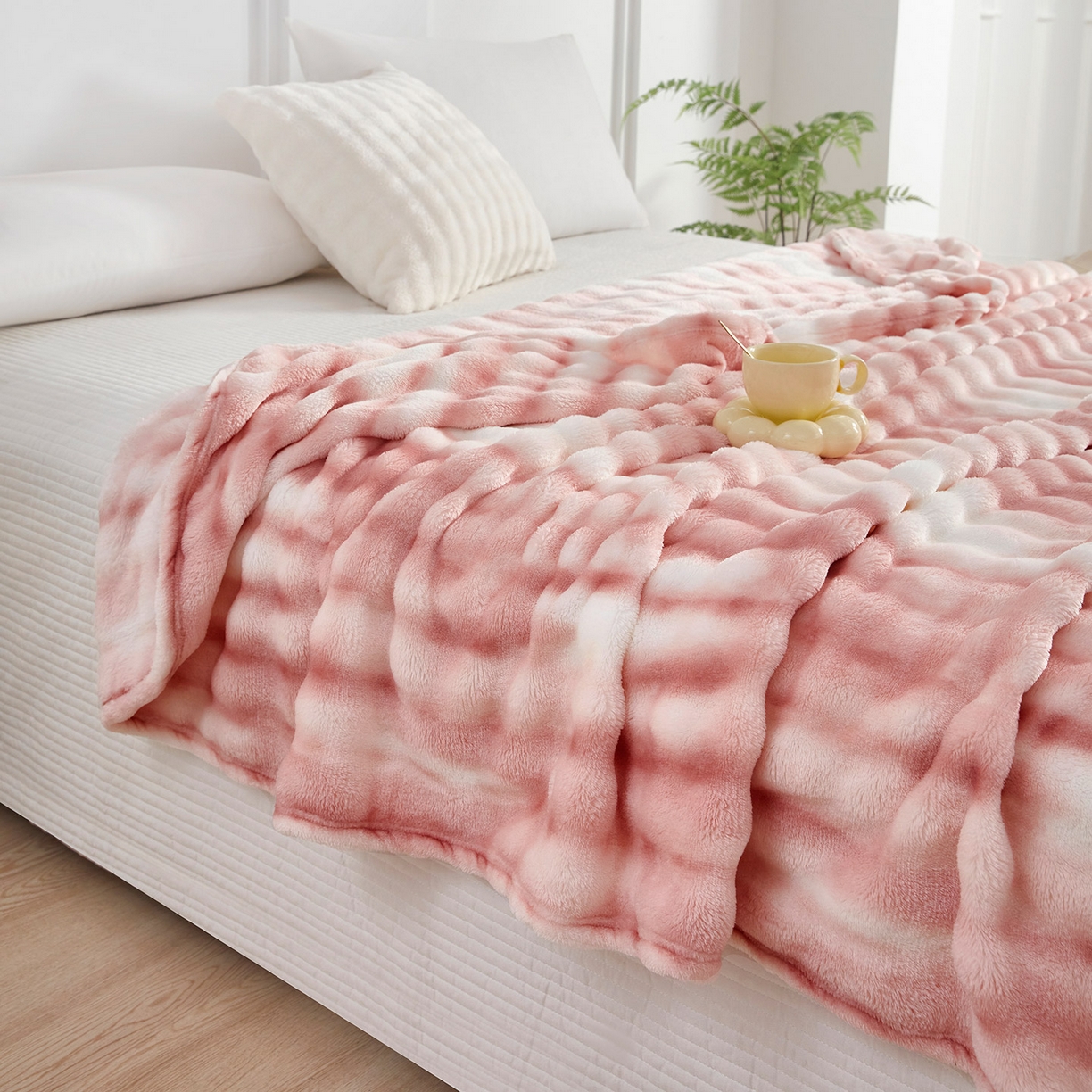 91家纺网 家纺一手货源 找家纺 悦织湾家纺 2025新款炫彩仿兔毛绒泡泡绒牛奶绒法兰绒毛毯休闲毯沙发盖毯跨境外贸出口专供 炫彩嫩粉