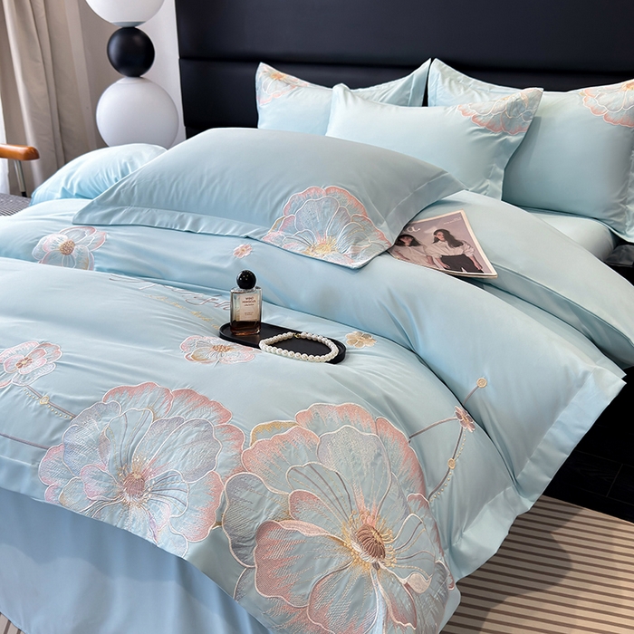 91家纺网 家纺一手货源 找家纺 慕语家纺 2025新款亲肤棉刺绣四件套系列--维纳斯（专版花型） 维纳斯--夏萤绿