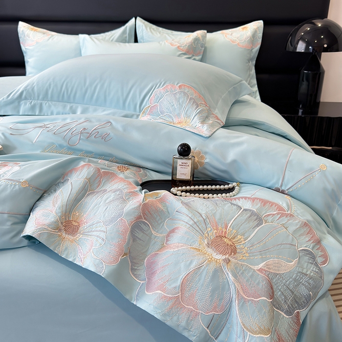 91家纺网 家纺一手货源 找家纺 慕语家纺 2025新款亲肤棉刺绣四件套系列--维纳斯（专版花型） 维纳斯--夏萤绿