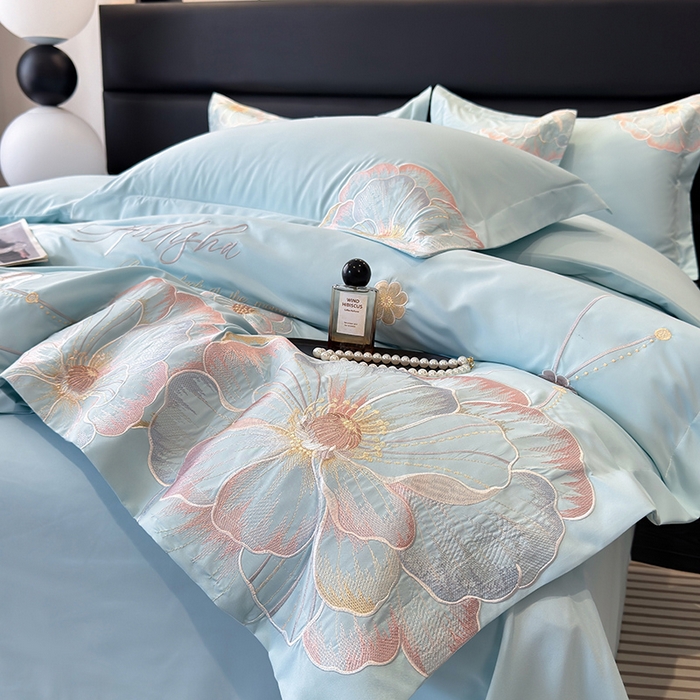 91家纺网 家纺一手货源 找家纺 慕语家纺 2025新款亲肤棉刺绣四件套系列--维纳斯（专版花型） 维纳斯--夏萤绿