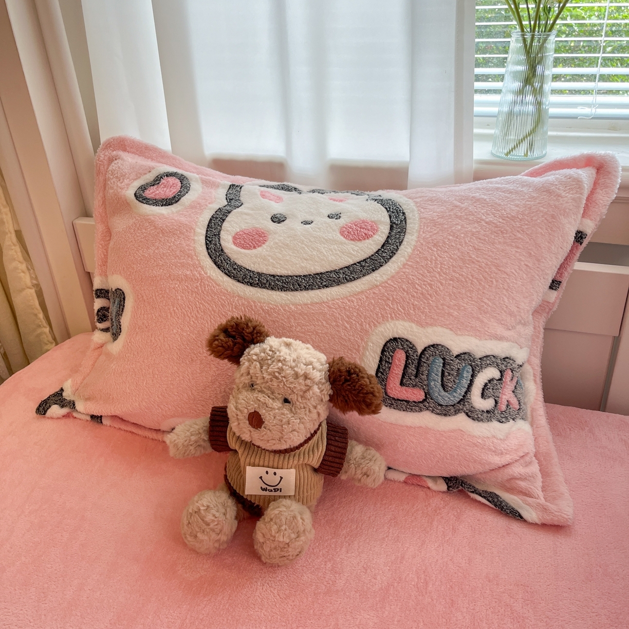 91家纺网 家纺一手货源 找家纺 川悦生活 2025新款立体雪花绒印花四件套学生床系列一场景二 爱米兔