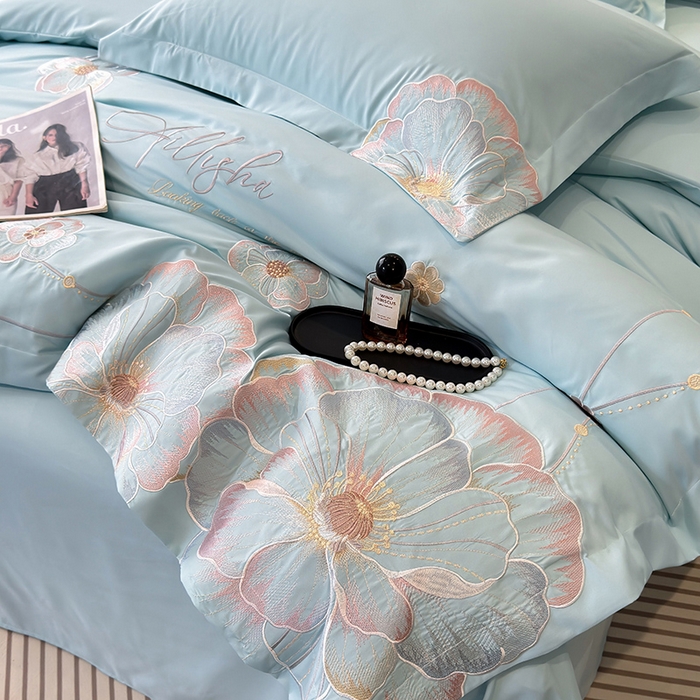 91家纺网 家纺一手货源 找家纺 慕语家纺 2025新款亲肤棉刺绣四件套系列--维纳斯（专版花型） 维纳斯--夏萤绿