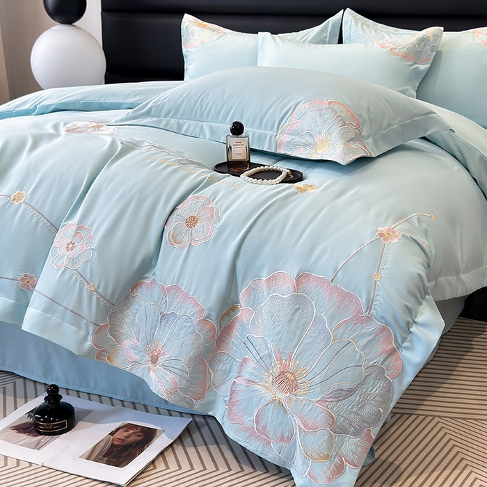 91家纺网 家纺一手货源 找家纺 慕语家纺 2025新款亲肤棉刺绣四件套系列--维纳斯（专版花型） 维纳斯--夏萤绿