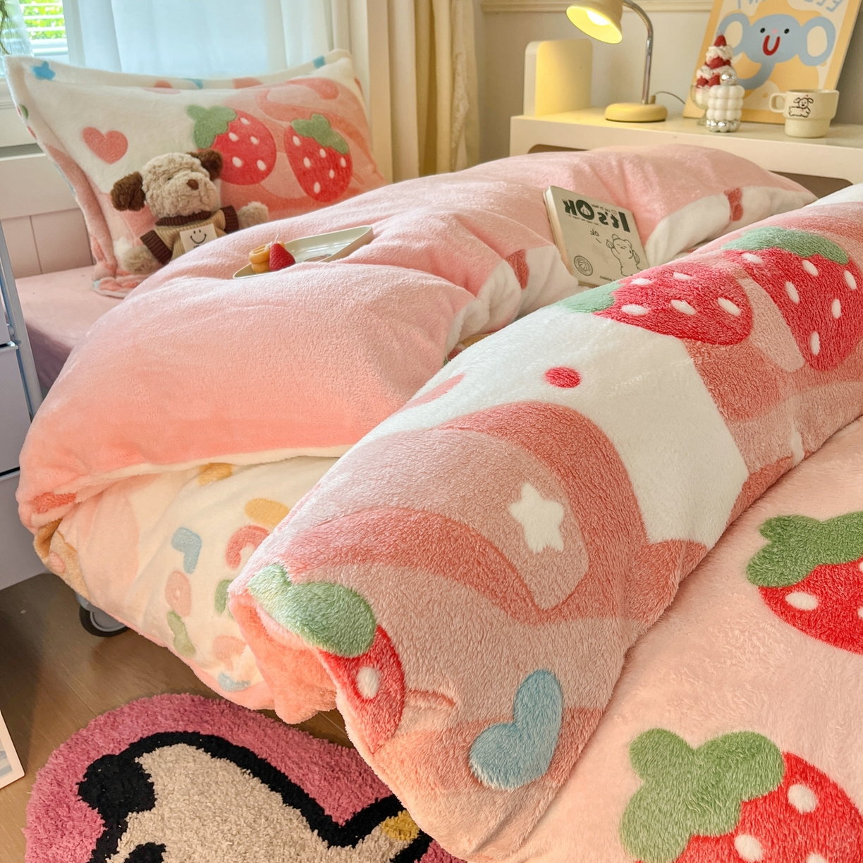 91家纺网 家纺一手货源 找家纺 川悦生活 2025新款立体雪花绒印花四件套学生床系列一场景二 冰激凌小熊