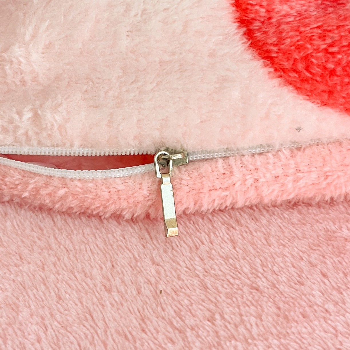 91家纺网 家纺一手货源 找家纺 川悦生活 2025新款立体雪花绒印花四件套学生床系列一场景二 冰激凌小熊