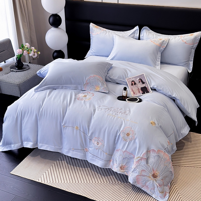 91家纺网 家纺一手货源 找家纺 慕语家纺 2025新款亲肤棉刺绣四件套系列--维纳斯（专版花型） 维纳斯--云水蓝