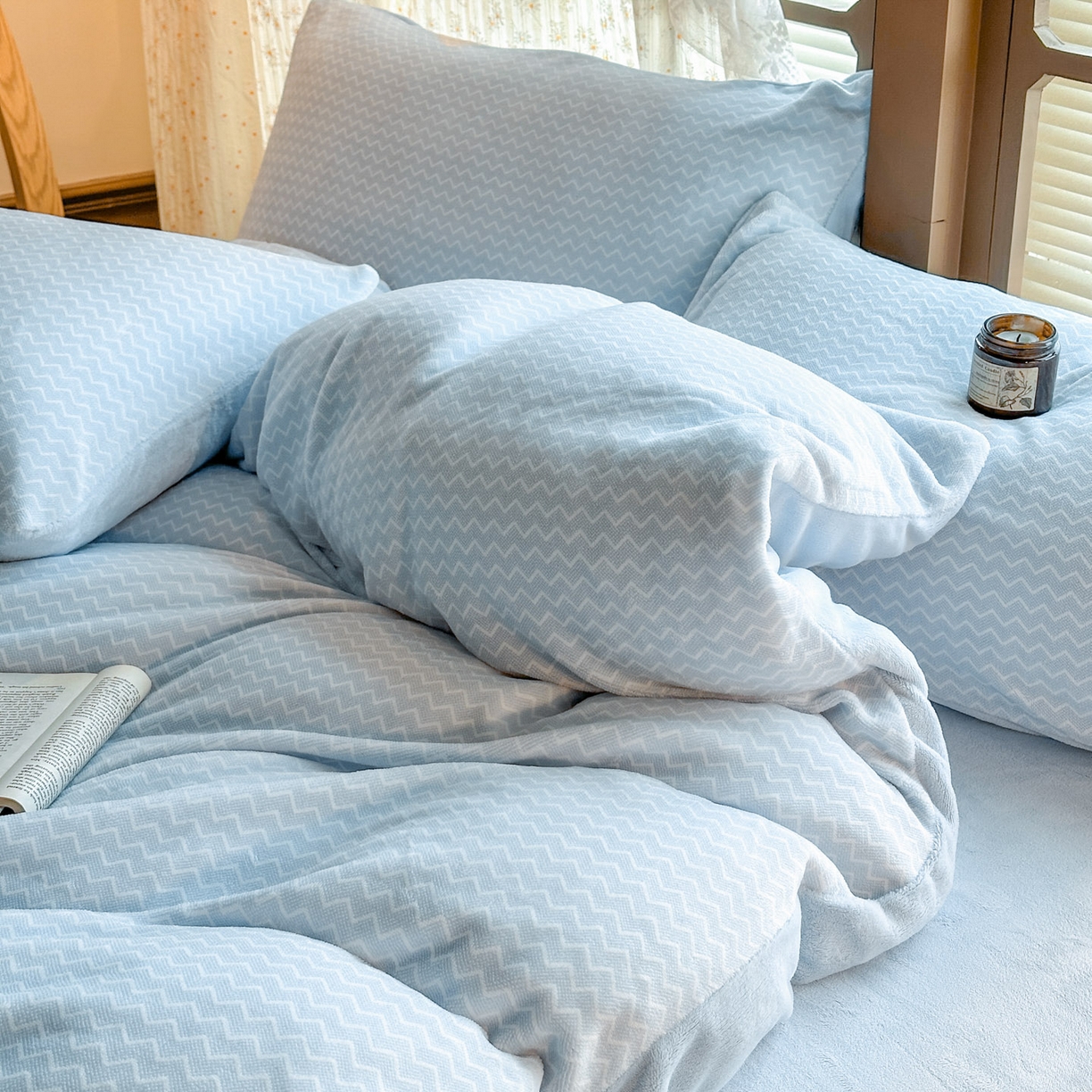 91家纺网 家纺一手货源 找家纺 蓝极人 2025新款色织阳离子提花牛奶绒四件套 色织-云蓝