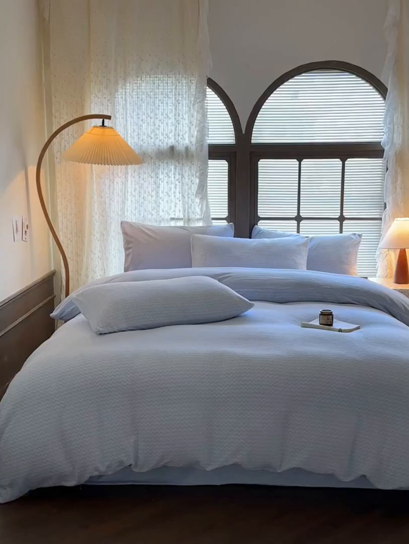 91家纺网 家纺一手货源 找家纺 蓝极人 2025新款色织阳离子提花牛奶绒四件套 色织-云蓝