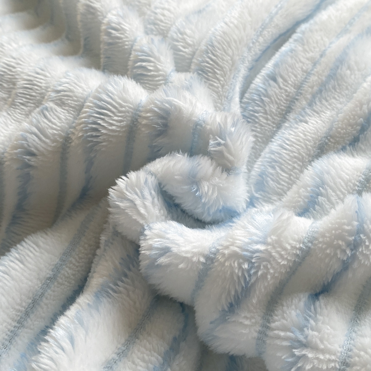 91家纺网 家纺一手货源 找家纺 （总）蓝极人 2025新款抽条阳离子提花牛奶绒四件套