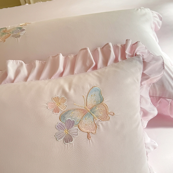 91家纺网 家纺一手货源 找家纺 （总）慕语家纺 2025新款软糯亲肤贴布绣公主风四件套系列--瑞丽（专版花型）