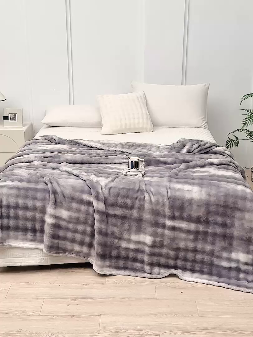 91家纺网 家纺一手货源 找家纺 悦织湾家纺 2025新款炫彩仿兔毛绒泡泡绒牛奶绒法兰绒毛毯休闲毯沙发盖毯跨境外贸出口专供 炫彩深灰