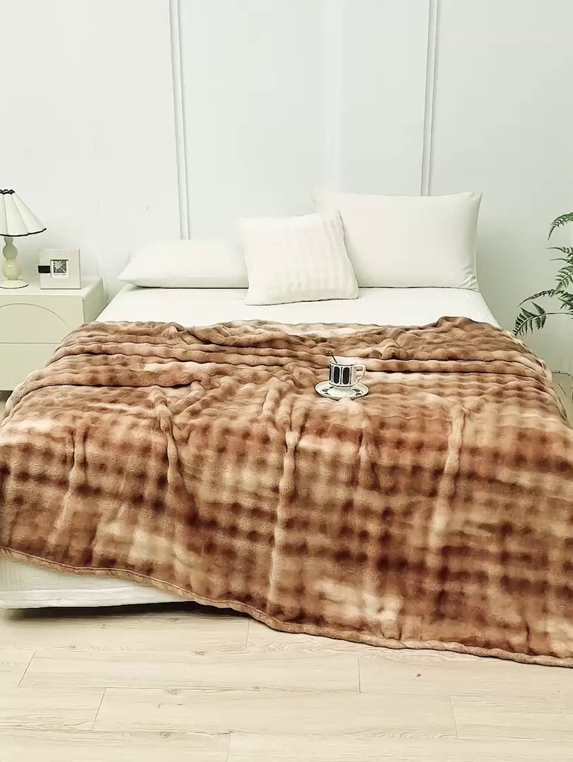 91家纺网 家纺一手货源 找家纺 悦织湾家纺 2025新款炫彩仿兔毛绒泡泡绒牛奶绒法兰绒毛毯休闲毯沙发盖毯跨境外贸出口专供 炫彩深咖