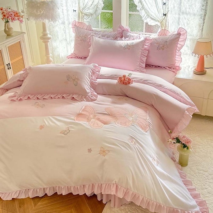 91家纺网 家纺一手货源 找家纺 慕语家纺 2025新款软糯亲肤贴布绣公主风四件套系列--瑞丽（专版花型） 瑞丽--姜红