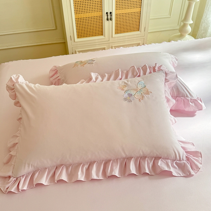 91家纺网 家纺一手货源 找家纺 慕语家纺 2025新款软糯亲肤贴布绣公主风四件套系列--瑞丽（专版花型） 瑞丽--姜红