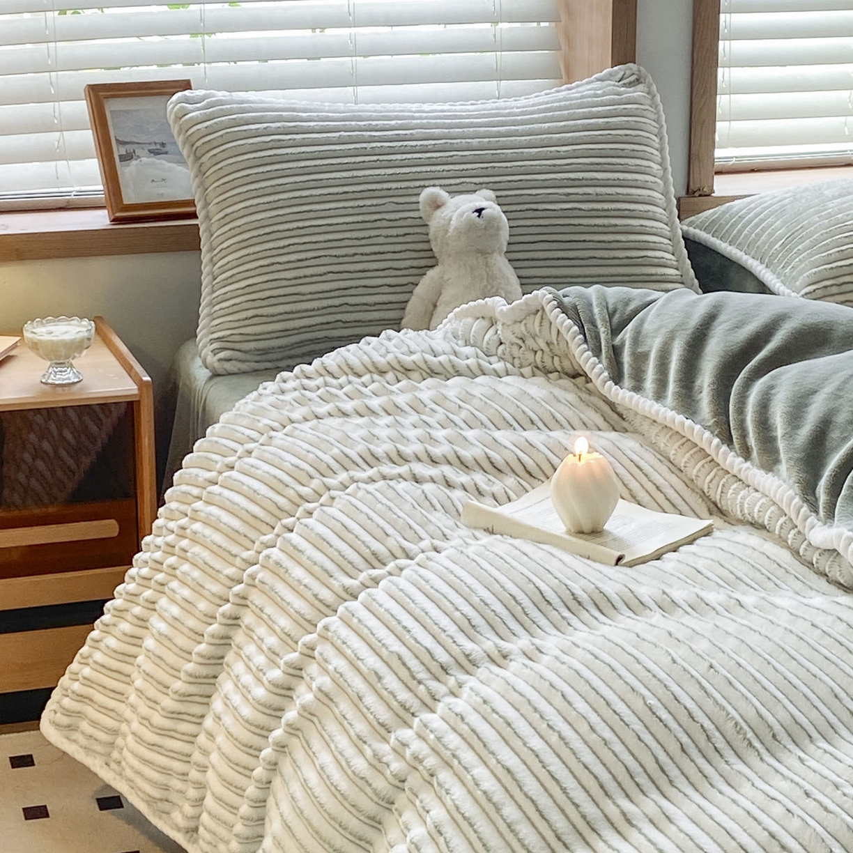 91家纺网 家纺一手货源 找家纺 蓝极人 2025新款抽条阳离子提花牛奶绒四件套 阳离子抽条-果绿