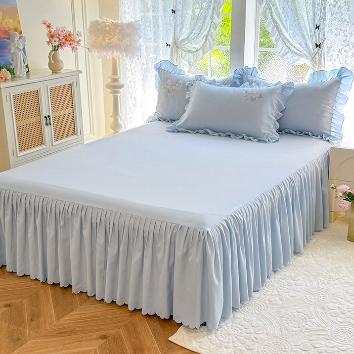 91家纺网 家纺一手货源 找家纺 慕语家纺 2025新款软糯亲肤贴布绣公主风四件套系列--瑞丽（专版花型） 瑞丽--浅兰